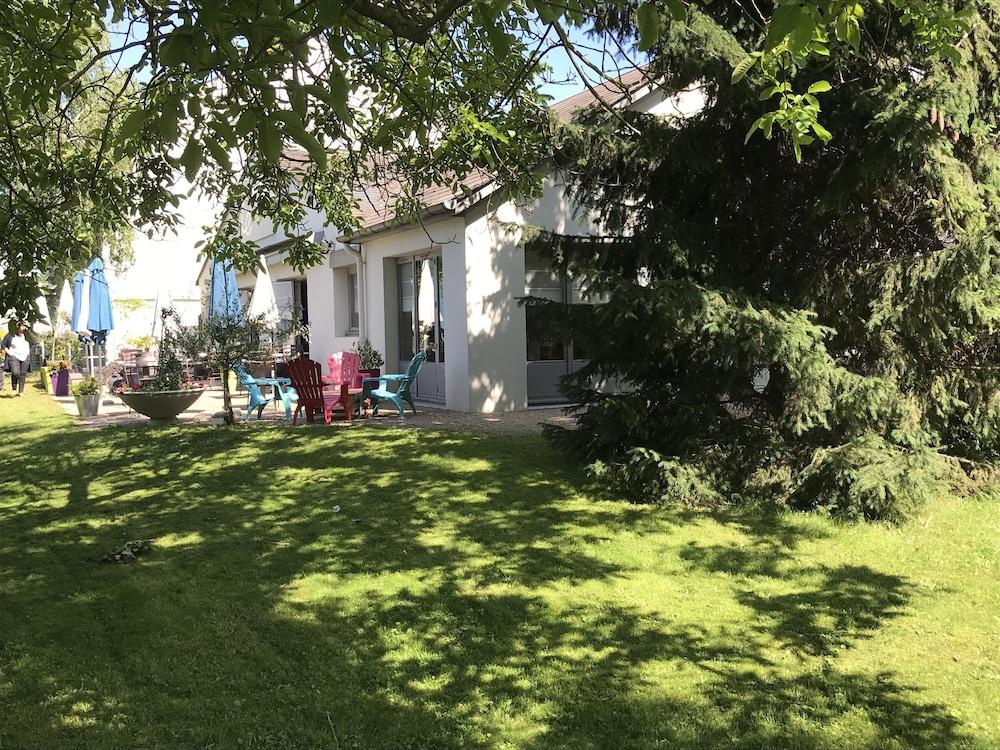 Hotel Campanile Cergy-pontoise 3*